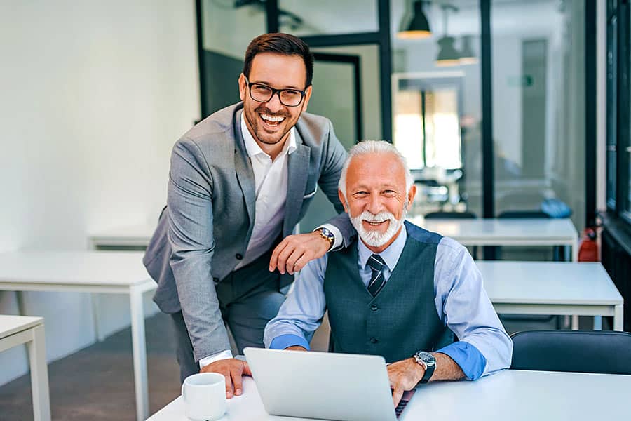 Die Unternehmensnachfolge für Übergeber weist ihre eigenen Herausforderungen auf.