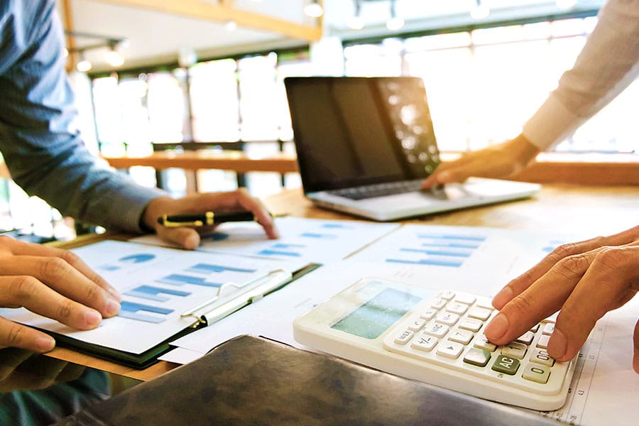 Die Unternehmensbewertung objektiv und fehlerfrei vornehmen: den Unterschied zwischen Wert und Preis kennen.